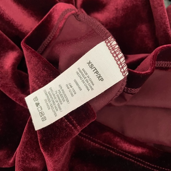 Red Velvet Top - Picture 5 of 5